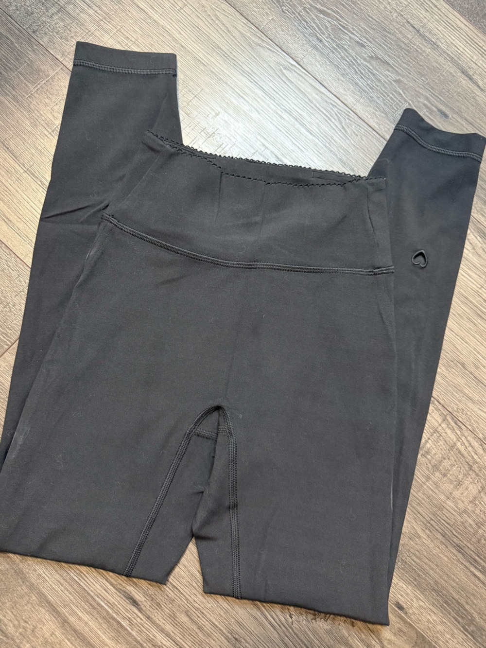 Lululemon | Groove No Line High-Rise Tight 25” *Heart